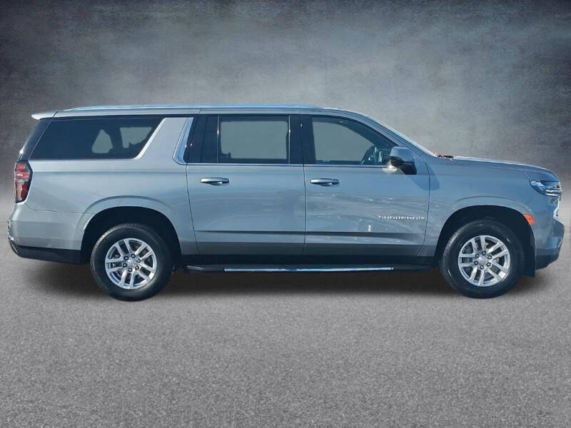 2024 Chevrolet Suburban LT