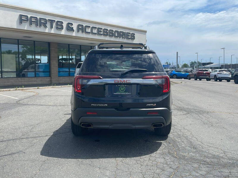 2021 GMC Acadia AT4