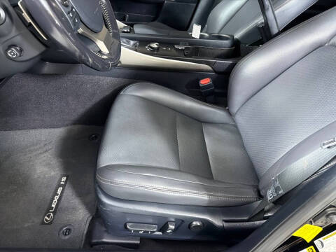 2016 Lexus IS 200t