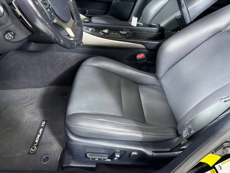 2016 Lexus IS 200t