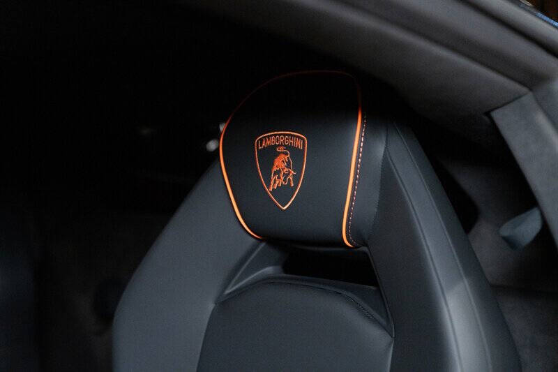 2024 Lamborghini Revuelto