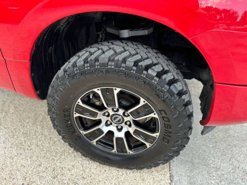 2023 Nissan Titan SV