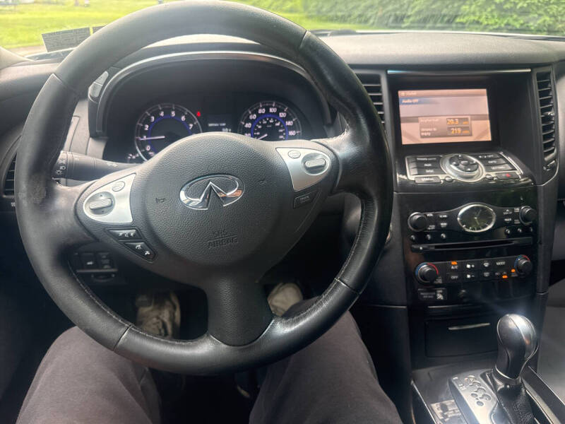 2016 Infiniti QX70