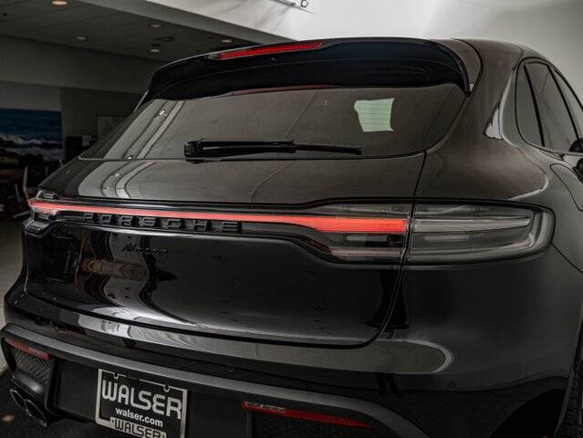 2025 Porsche Macan