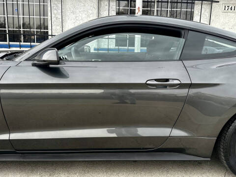 2016 Ford Mustang V6