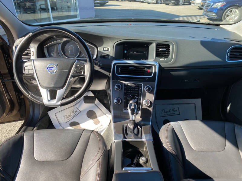 2015 Volvo V60 Cross Country T5