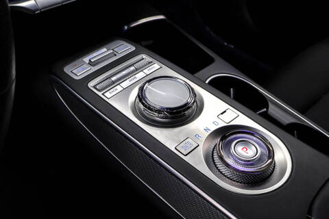 2022 Genesis GV70 2.5T Standard