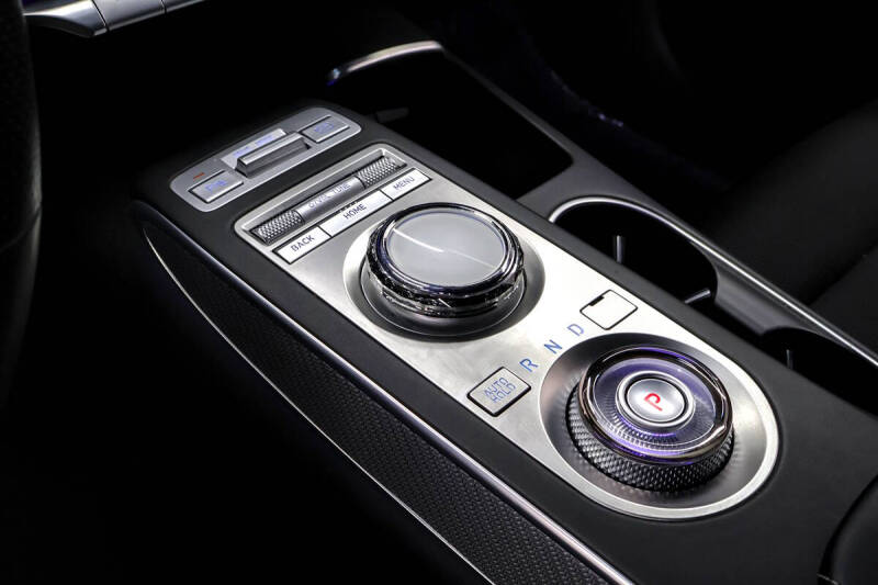 2022 Genesis GV70 2.5T Standard