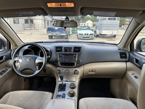 2013 Toyota Highlander SE