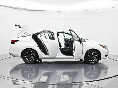 2025 Nissan Versa SR