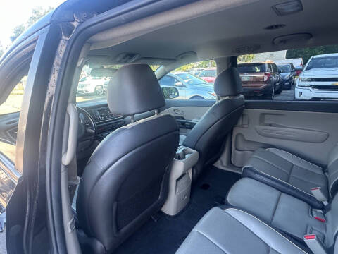2017 Kia Sedona LX