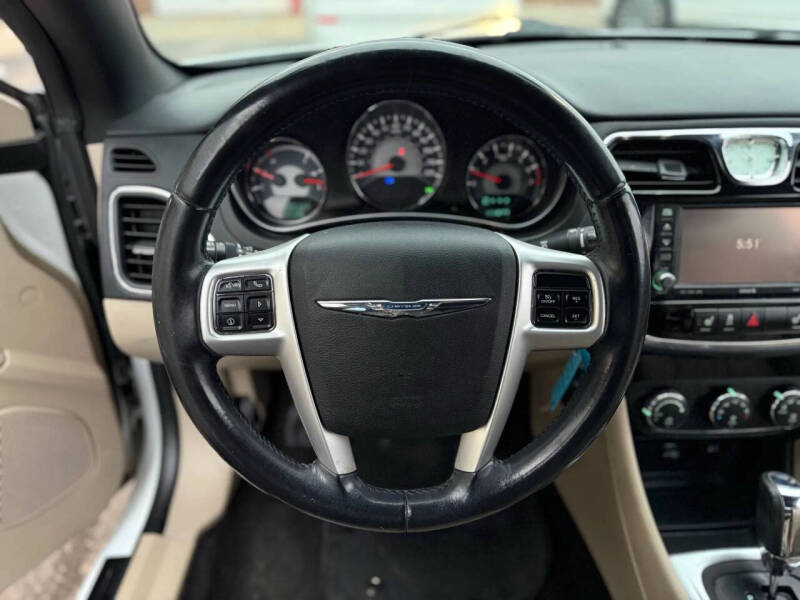 2011 Chrysler 200 Limited