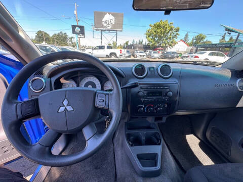 2007 Mitsubishi Raider LS