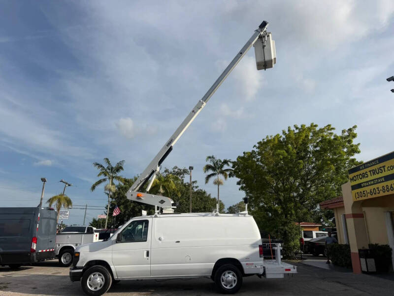 2013 Ford E-Series E-350 SD