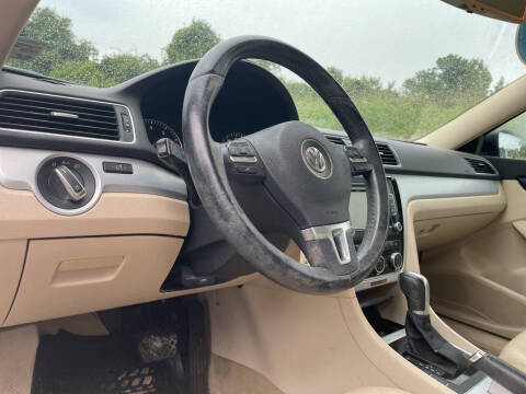 2012 Volkswagen Passat SE PZEV