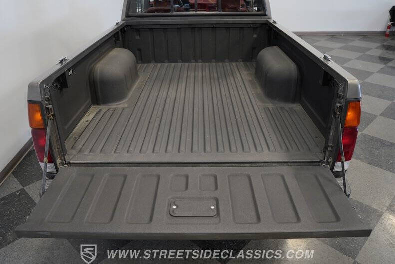 1989 Nissan Truck