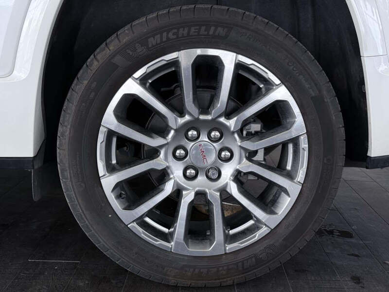 2022 GMC Acadia Denali