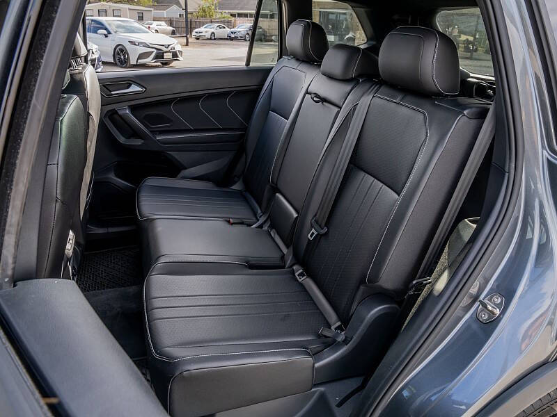 2022 Volkswagen Tiguan SE R-Line Black