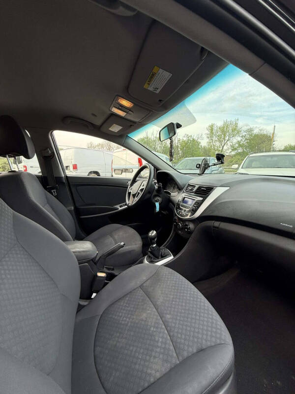 2014 Hyundai Accent SE