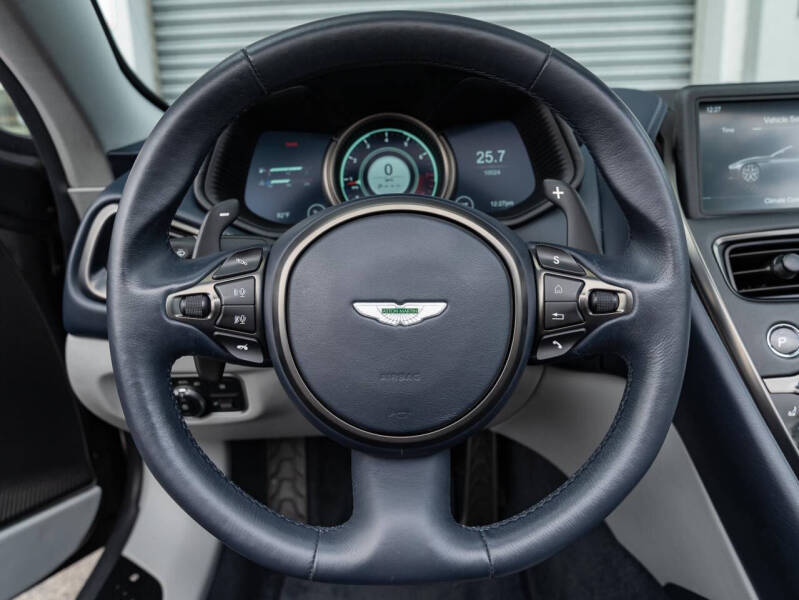 2020 Aston Martin DB11 Volante