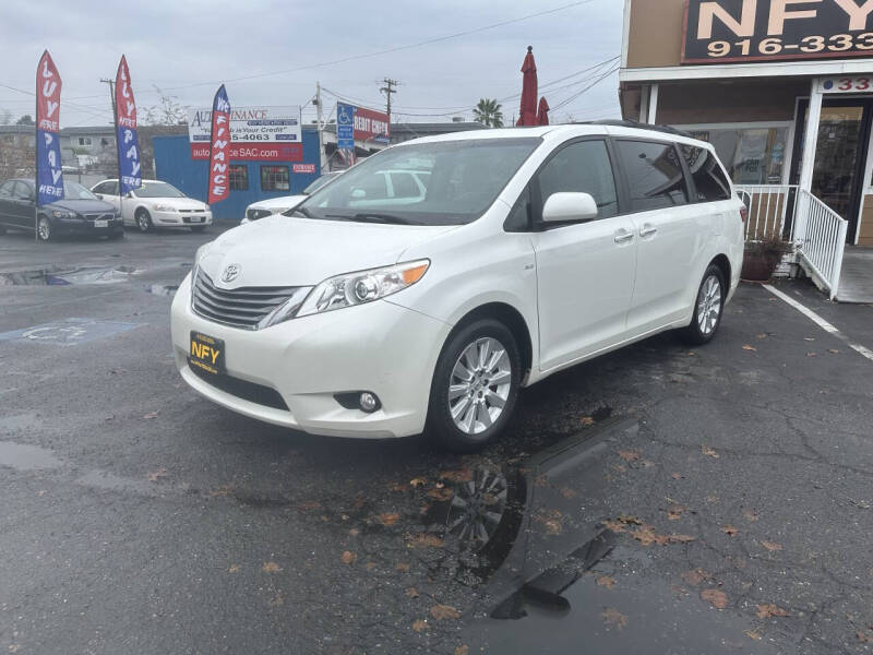 2016 Toyota Sienna XLE Premium 7-Passenger