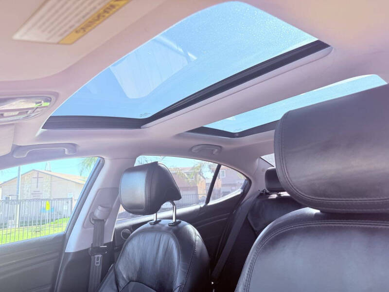 2014 Kia Cadenza Premium