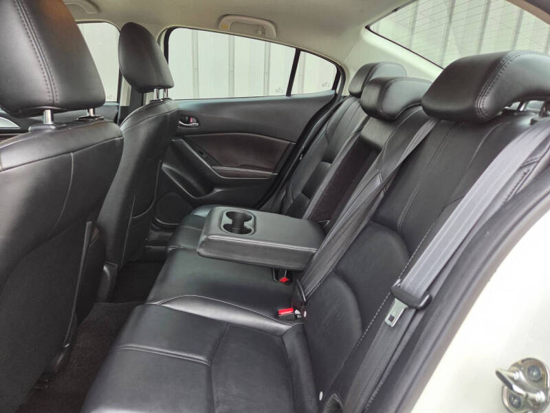 2018 Mazda MAZDA3 Touring