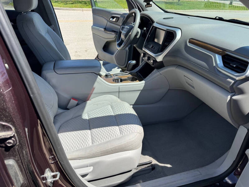2017 GMC Acadia SLE-2