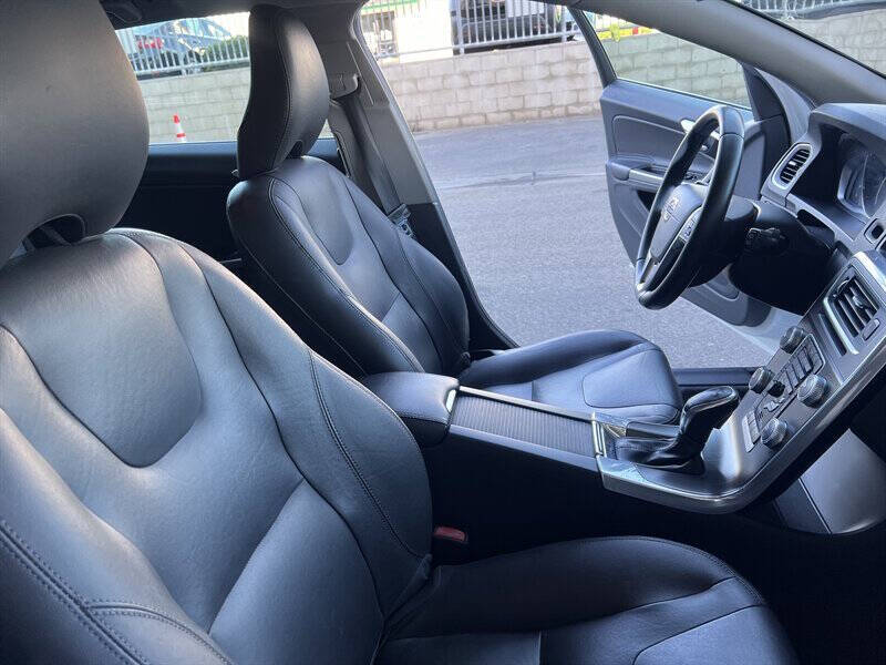 2016 Volvo V60 T5 Drive-E Premier