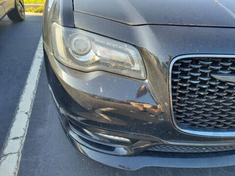 2022 Chrysler 300 Touring L