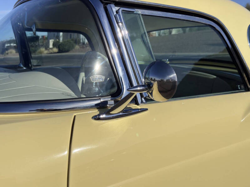 1957 Ford Thunderbird