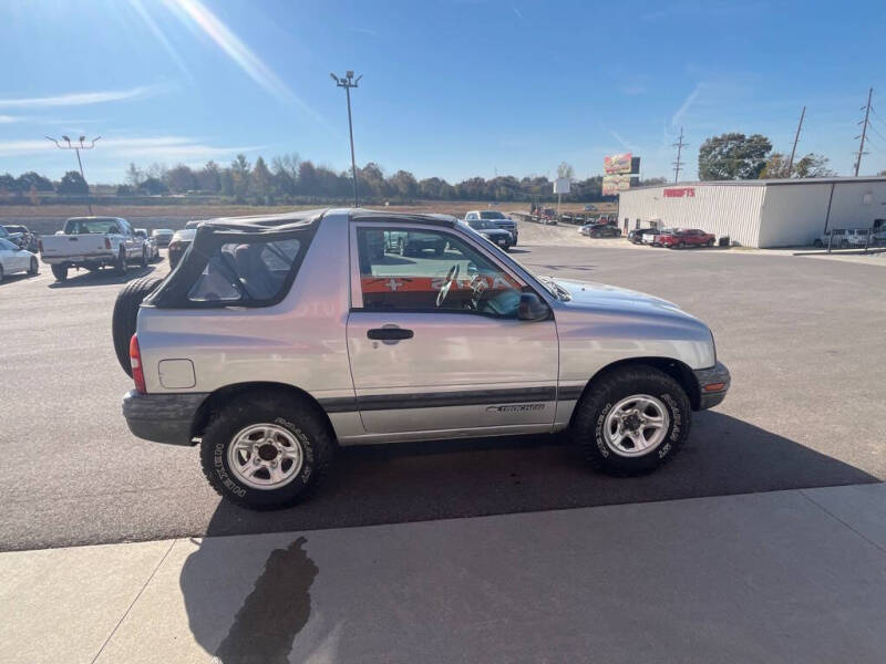 2001 Chevrolet Tracker Base photo 5