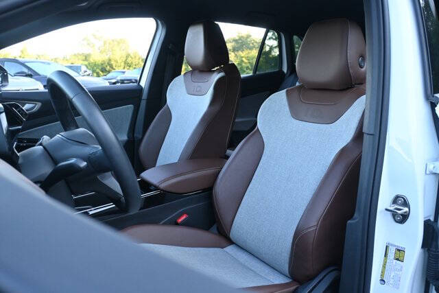 2023 Volkswagen ID.4 Pro