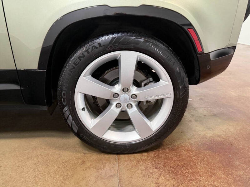 2024 Land Rover Defender 90 P400 X-Dynamic SE