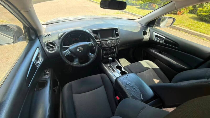2018 Nissan Pathfinder SV