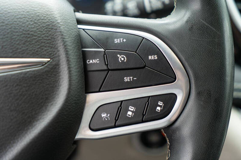 2022 Chrysler Pacifica Hybrid Touring L