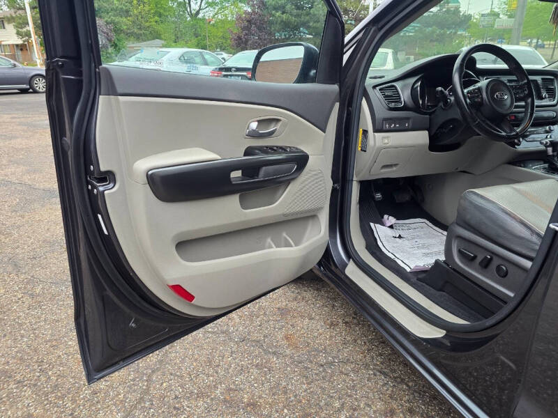 2017 Kia Sedona LX