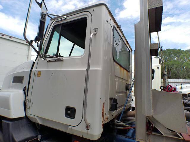 1995 Mack CH613