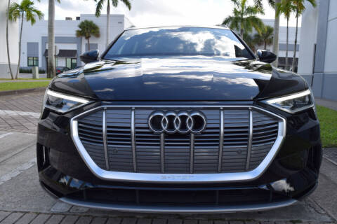 2022 Audi e-tron quattro Premium