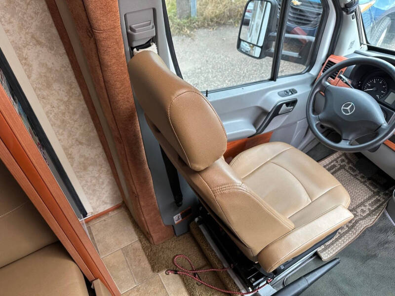 2011 Mercedes-Benz Navion Itasca