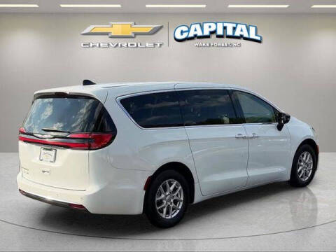 2024 Chrysler Pacifica Touring L