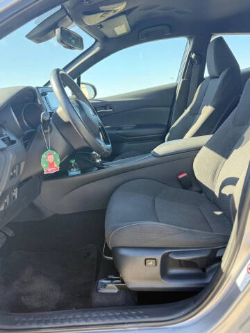 2018 Toyota C-HR XLE Premium