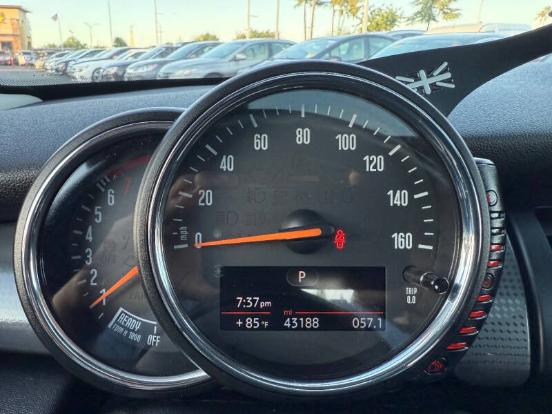 2017 MINI Hardtop 4 Door Cooper