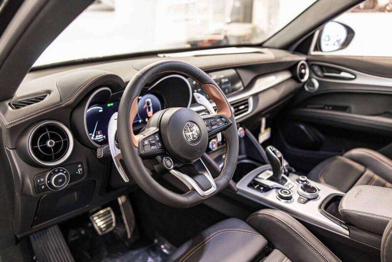 2025 Alfa Romeo Stelvio