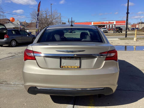 2013 Chrysler 200 Touring