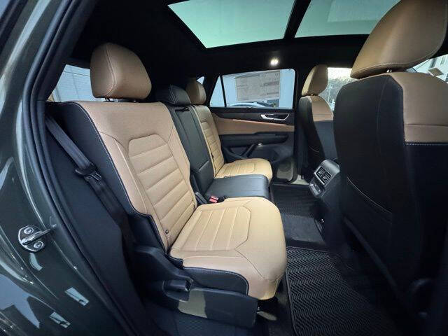 2026 Volkswagen Atlas Cross Sport SEL R-Line Black 4Motion