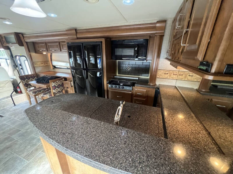 2013 Thor Motor Coach CHALLENGER 37GT