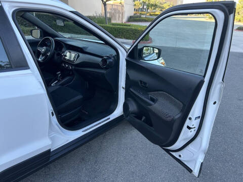 2019 Nissan Kicks S