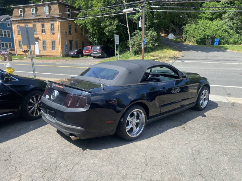 2011 Ford Mustang V6