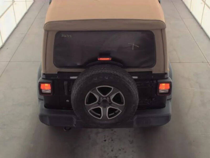2020 Jeep Wrangler Black and Tan